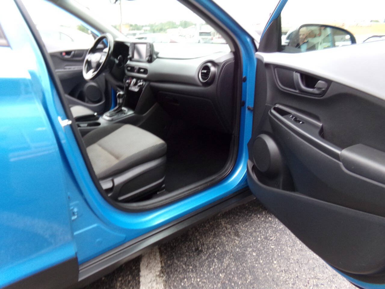 Used 2020 Hyundai Kona SEL FWD image 25