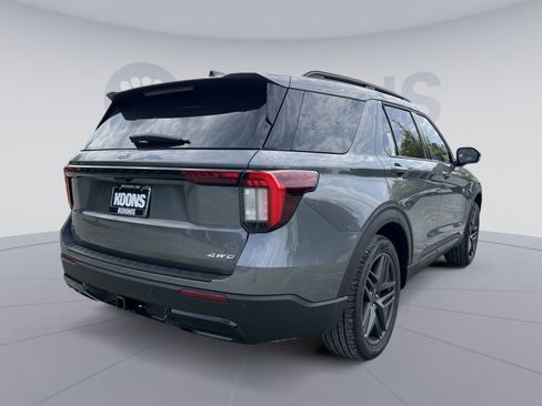 New 2026 Ford Explorer ST-Line w/ ST-Line Street Pack AWD/4WD image 7
