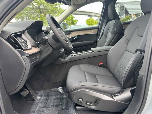Used 2025 Volvo XC90 B5 Core w/ Protection Package Premier AWD/4WD image 20