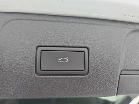 Certified 2024 Volkswagen Atlas SE image 14