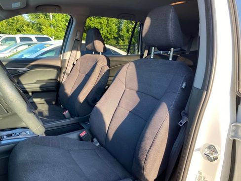Used 2021 Honda Pilot EX image 10