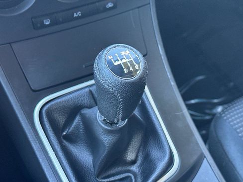 Used 2012 MAZDA MAZDA3 i Touring image 19