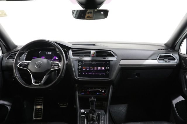 Used 2022 Volkswagen Tiguan SE R-Line FWD image 13