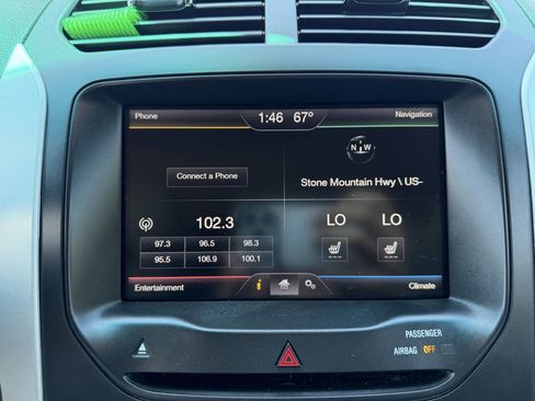 Used 2015 Ford Explorer XLT FWD image 16