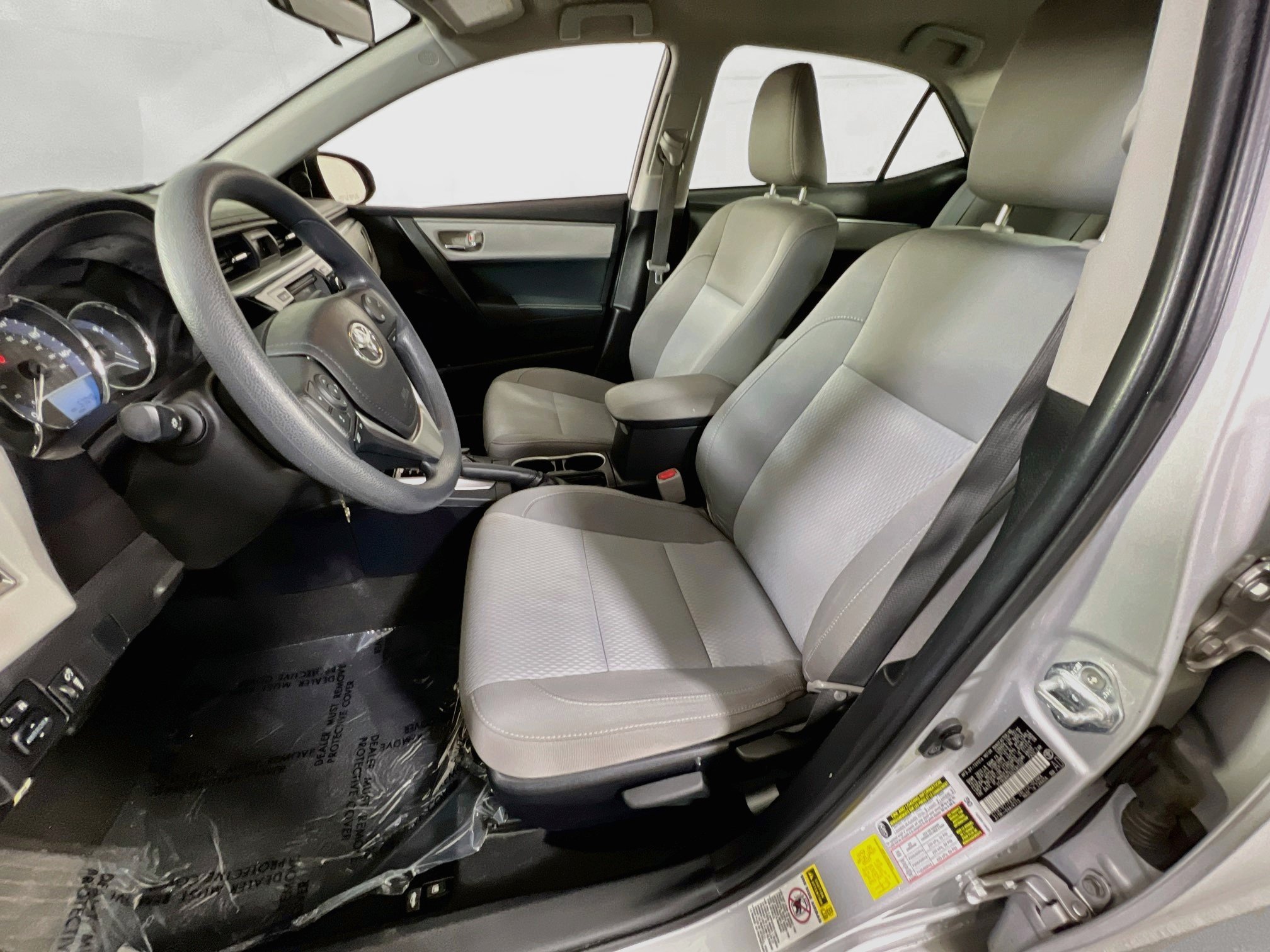 Used 2016 Toyota Corolla LE FWD image 19