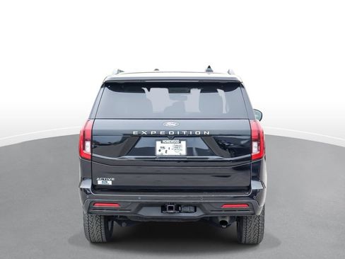 Used 2025 Ford Expedition Active AWD/4WD image 7