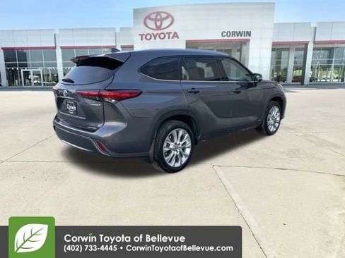 Used 2023 Toyota Highlander Limited image 5