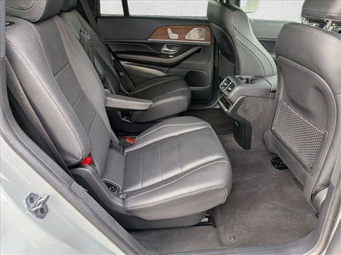 Used 2025 Mercedes-Benz GLS 450 4MATIC image 21