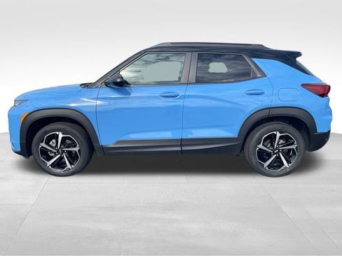 Used 2023 Chevrolet TrailBlazer RS w/ Sun and Liftgate Package AWD/4WD image 2