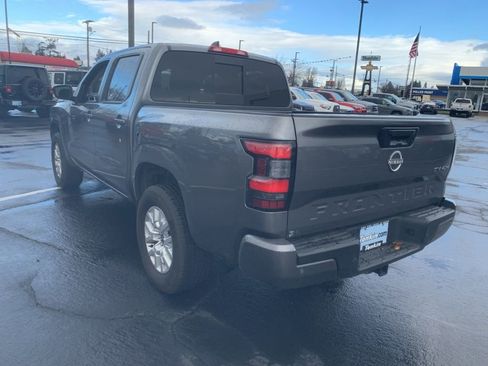 Used 2024 Nissan Frontier SV w/ SV Convenience Package image 2