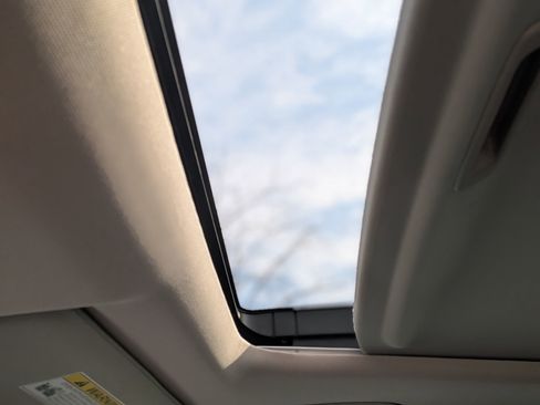 Used 2024 Honda Civic EX-L image 32