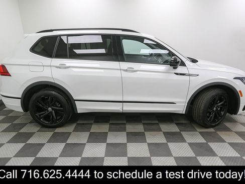 Certified 2024 Volkswagen Tiguan SE R-Line AWD/4WD image 10