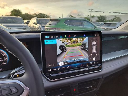 New 2026 Volkswagen Tiguan SE FWD image 12