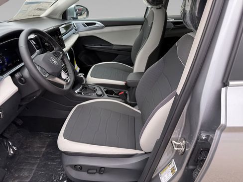 New 2025 Volkswagen Taos SE image 15