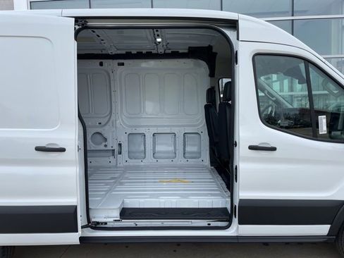 New 2025 Ford Transit 250 148 Medium Roof image 10