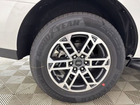 New 2025 Ford Expedition Active image 32