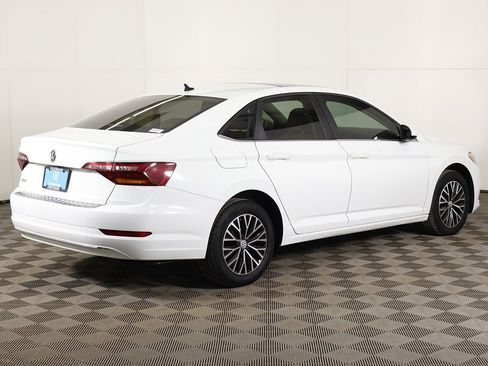 Used 2019 Volkswagen Jetta SE image 10