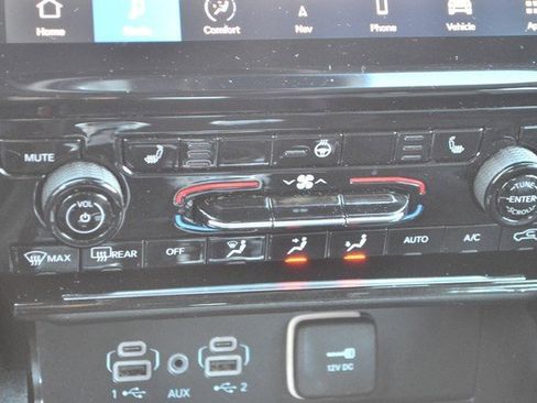 Used 2023 Jeep Grand Cherokee Altitude image 30