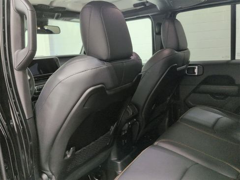 Used 2025 Jeep Wrangler Sahara w/ Safety Group image 19