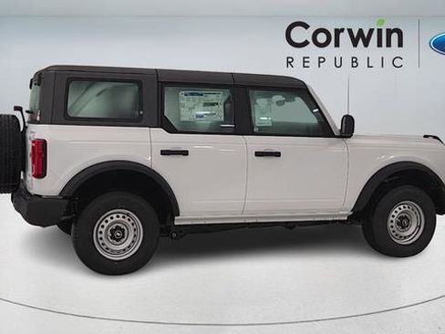 New 2025 Ford Bronco Base image 8