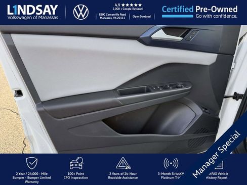Certified 2022 Volkswagen Taos SE image 9