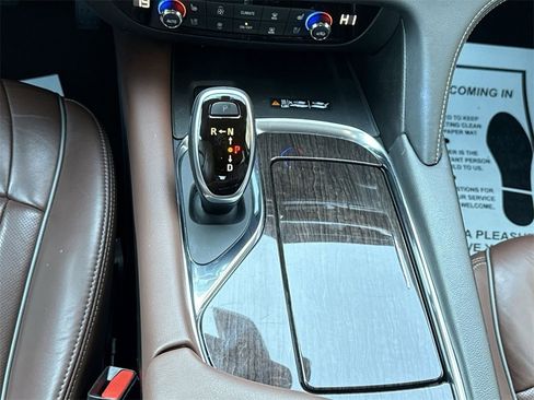 Used 2018 Buick Enclave Avenir w/ Avenir Technology Package image 20