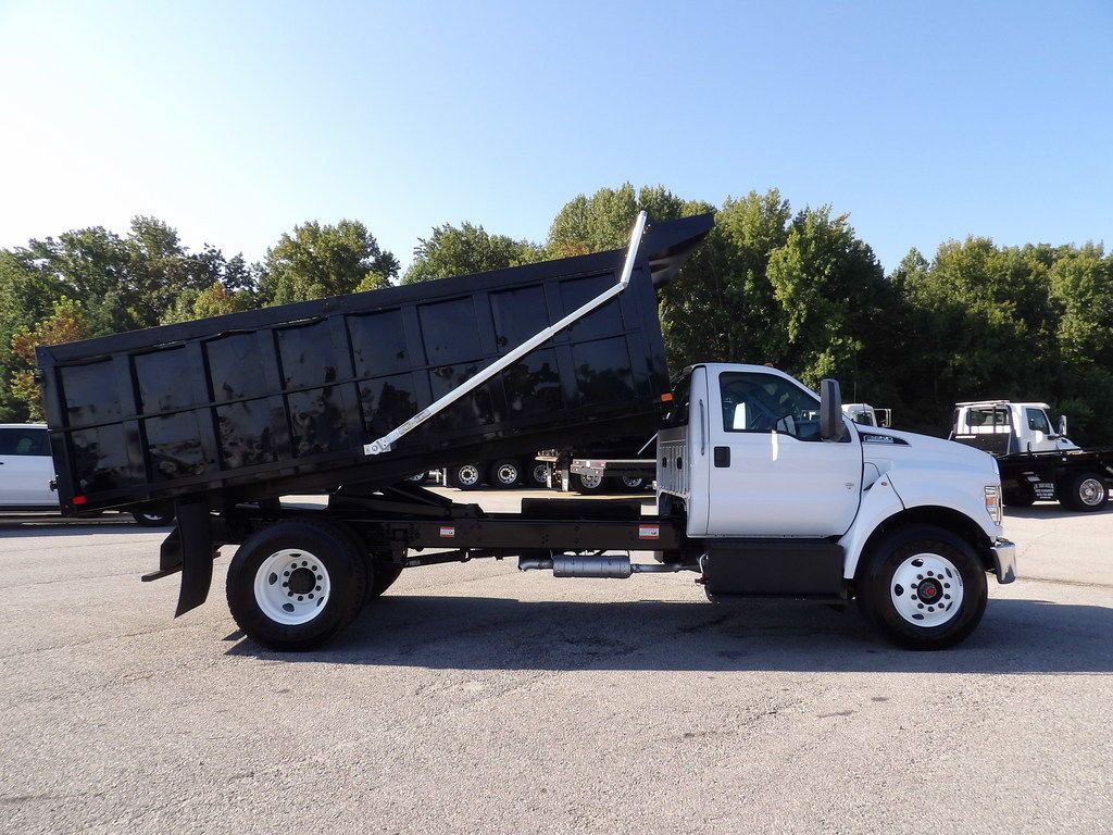 Used 2025 Ford F650 2WD Regular Cab Super Duty image 9