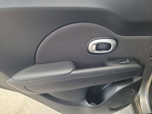 Used 2019 Kia Soul FWD image 9