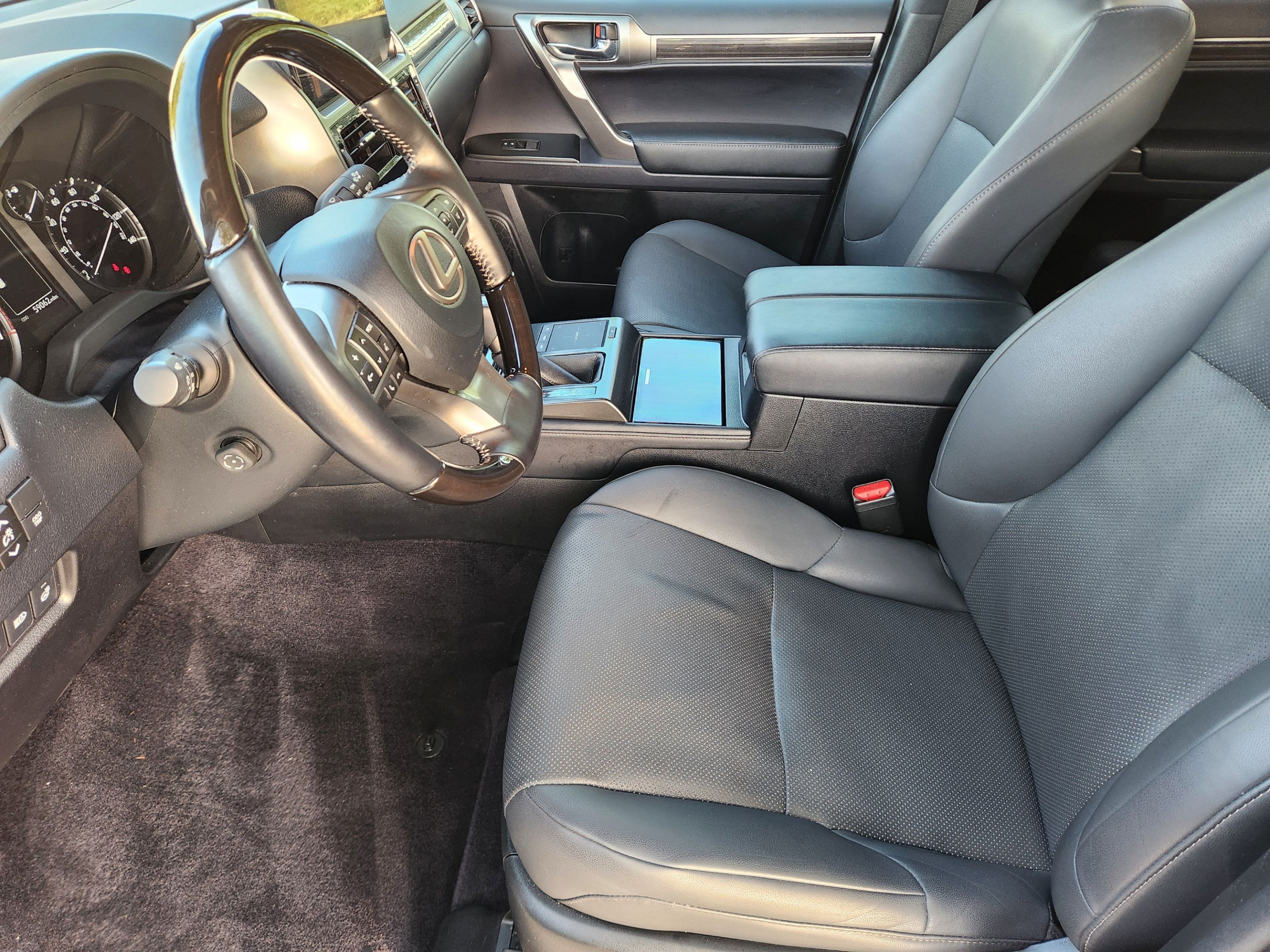Used 2022 Lexus GX 460 Premium w/ Accessory Package AWD/4WD image 5