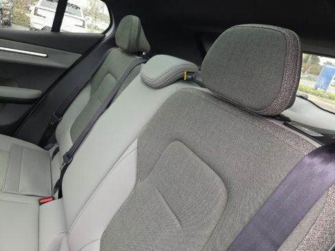 New 2026 Volvo EX30 Plus w/ Protection Package Premier image 6