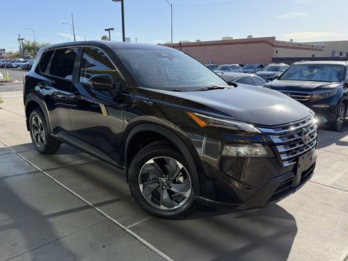 Used 2025 Nissan Rogue SV FWD image 6