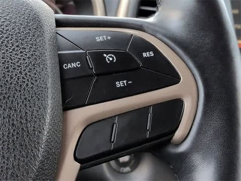 Used 2018 Jeep Cherokee Limited w/ Trailer Tow Group image 25