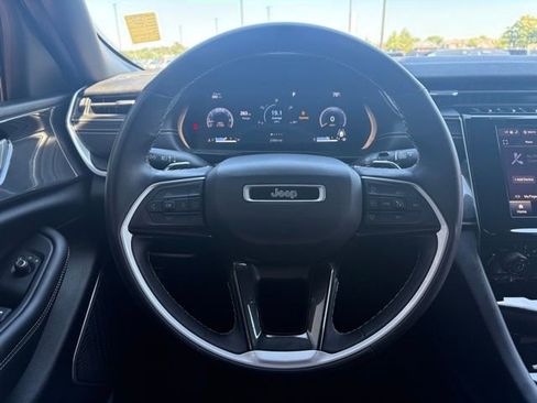 Used 2022 Jeep Grand Cherokee Altitude image 15