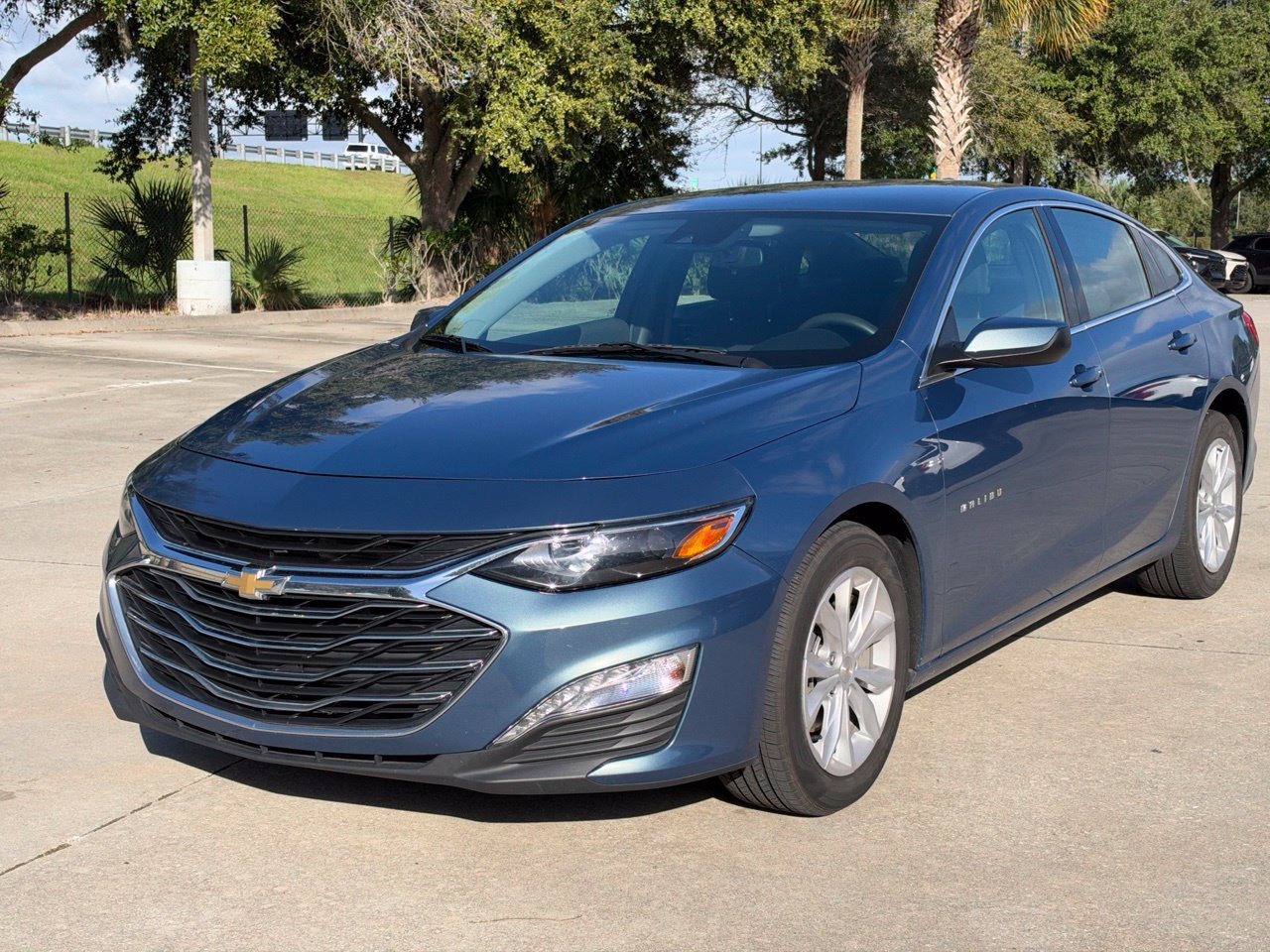 Used 2024 Chevrolet Malibu LT FWD image 1