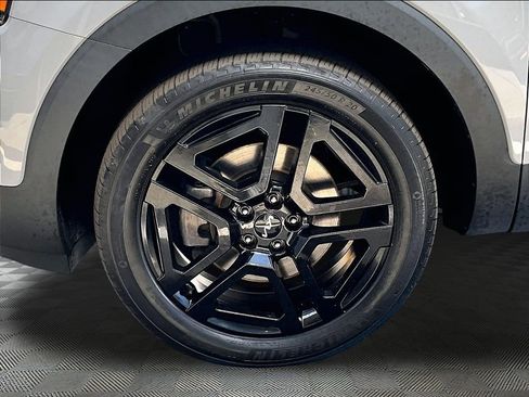 Used 2024 Kia Telluride EX X-Line AWD/4WD image 30