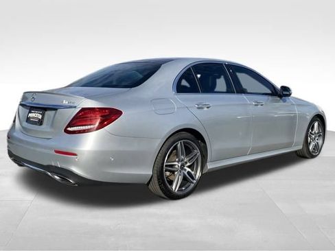 Used 2019 Mercedes-Benz E 300 4MATIC image 6