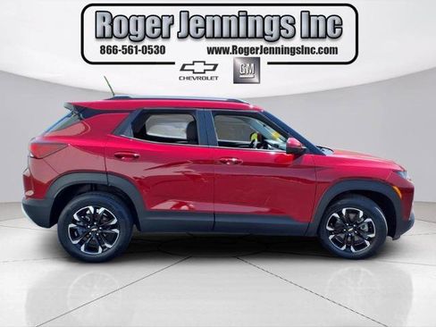 Used 2021 Chevrolet TrailBlazer LT w/ Convenience Package FWD image 5