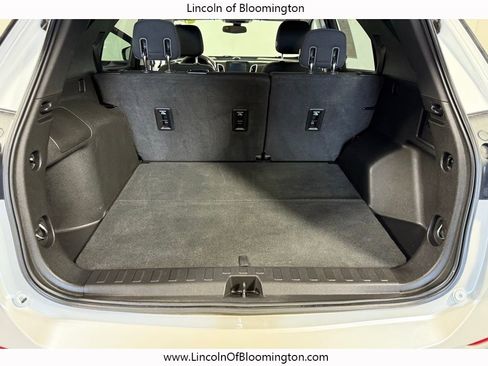 Used 2018 Chevrolet Equinox LT image 48