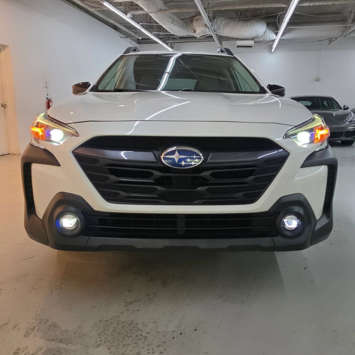 Used 2023 Subaru Outback Premium AWD/4WD image 9