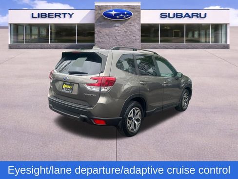 Used 2020 Subaru Forester Premium AWD/4WD image 6
