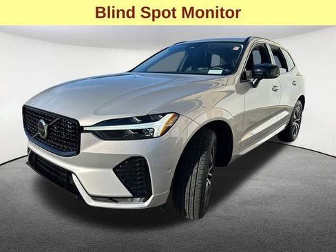 Used 2025 Volvo XC60 B5 Plus image 5