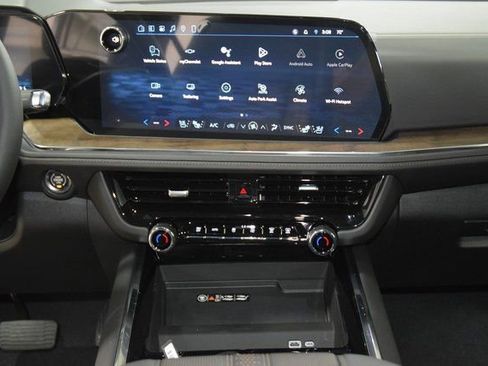 New 2026 Chevrolet Suburban High Country AWD/4WD image 32