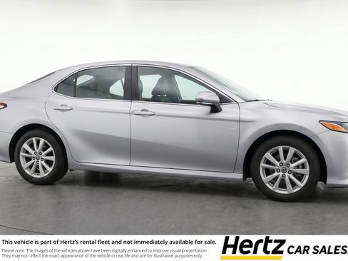 Used 2025 Toyota Camry LE FWD image 1