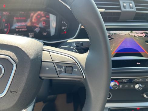 New 2025 Audi Q3 2.0T Premium image 31