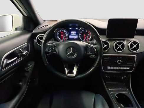 Certified 2020 Mercedes-Benz GLA 250 image 20
