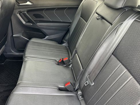 Certified 2023 Volkswagen Tiguan SE w/ Panoramic Sunroof Package image 12