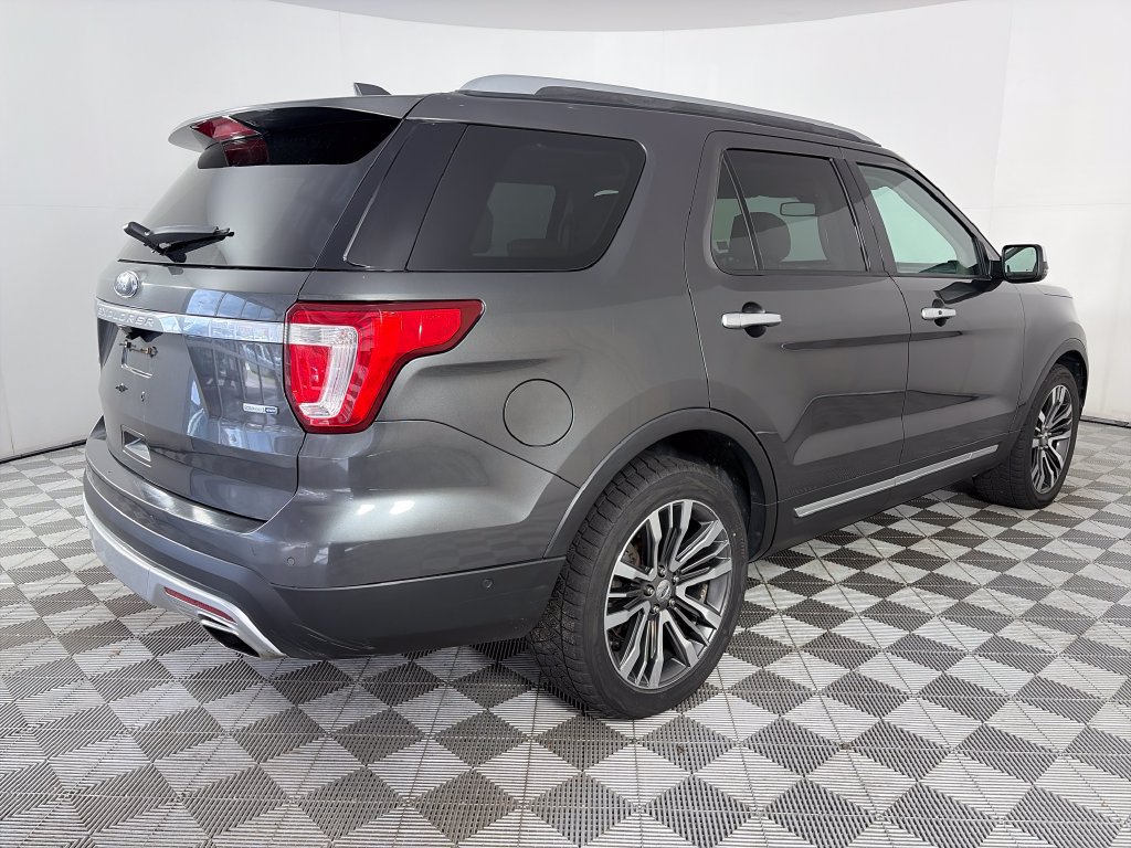 Used 2017 Ford Explorer Platinum AWD/4WD image 7