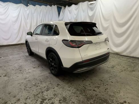 Used 2024 Honda HR-V Sport image 8
