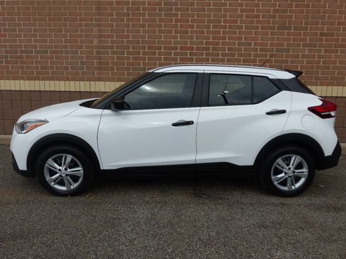 Used 2020 Nissan Kicks S FWD image 8
