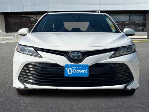 Used 2018 Toyota Camry LE image 11